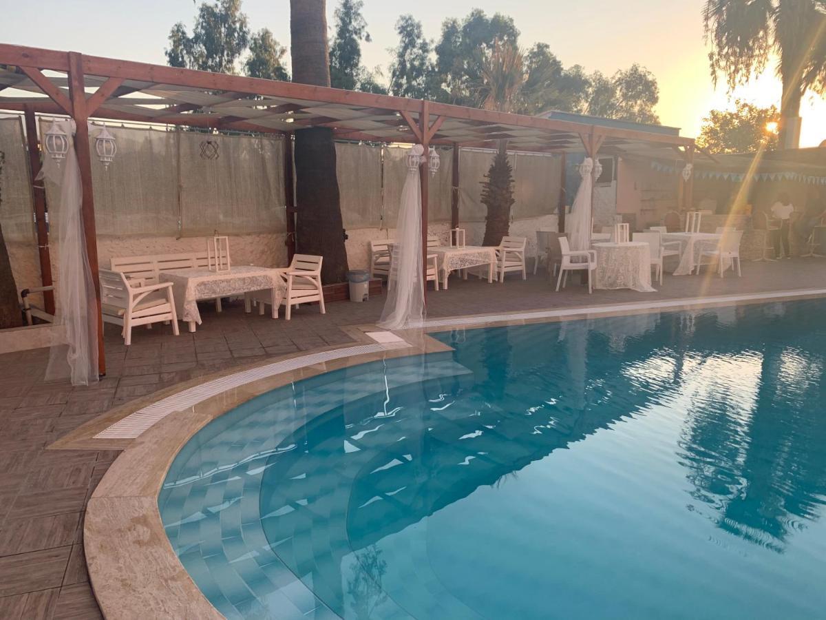 Holiday Hotel Kusadasi Exterior foto